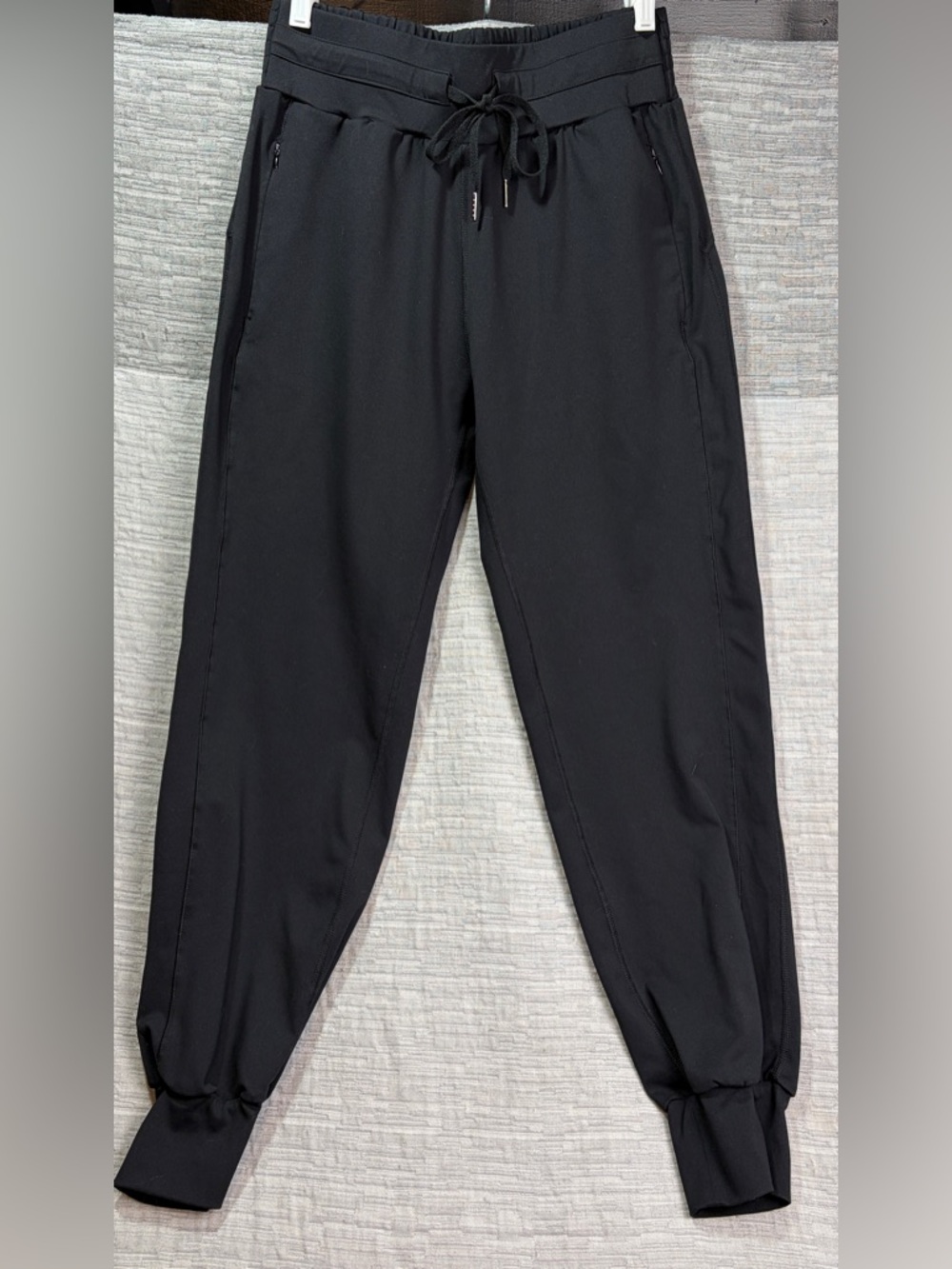 Lululemon women’s back joggers